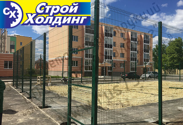 сетчатое ограждение спортивной площадки в Ульяновске